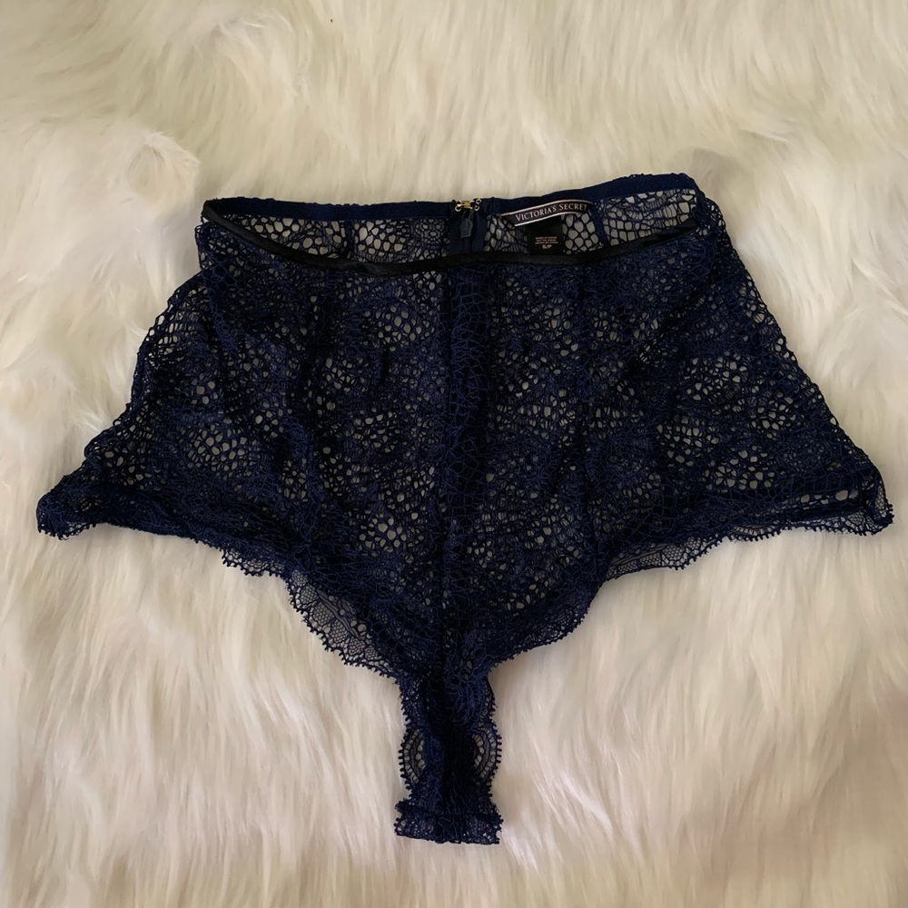 ❌SOLD❌ Navy Blue Lace Shorts